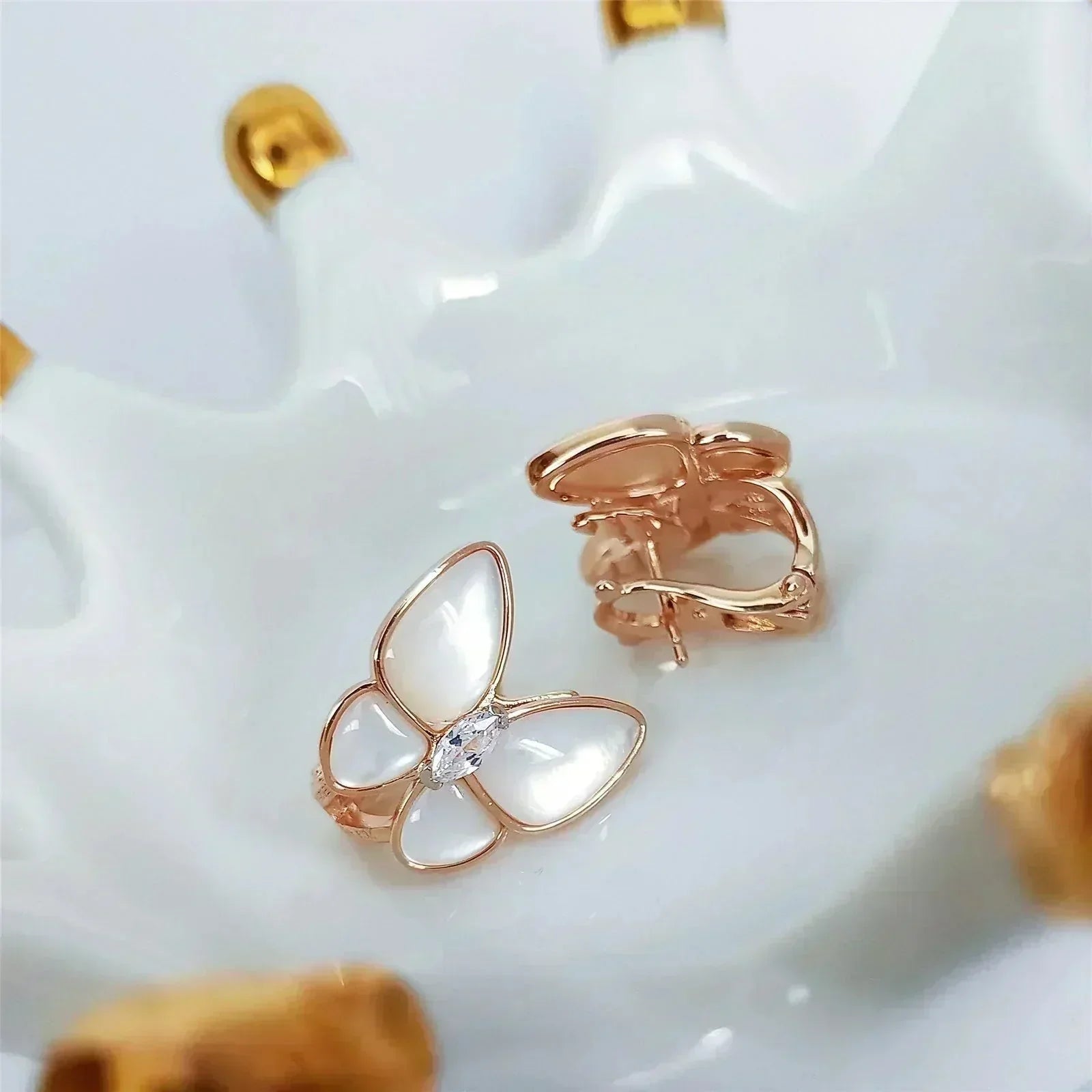 ¡®Loco¡¯BUTTERFLY MOP DIAMOND EARRINGS