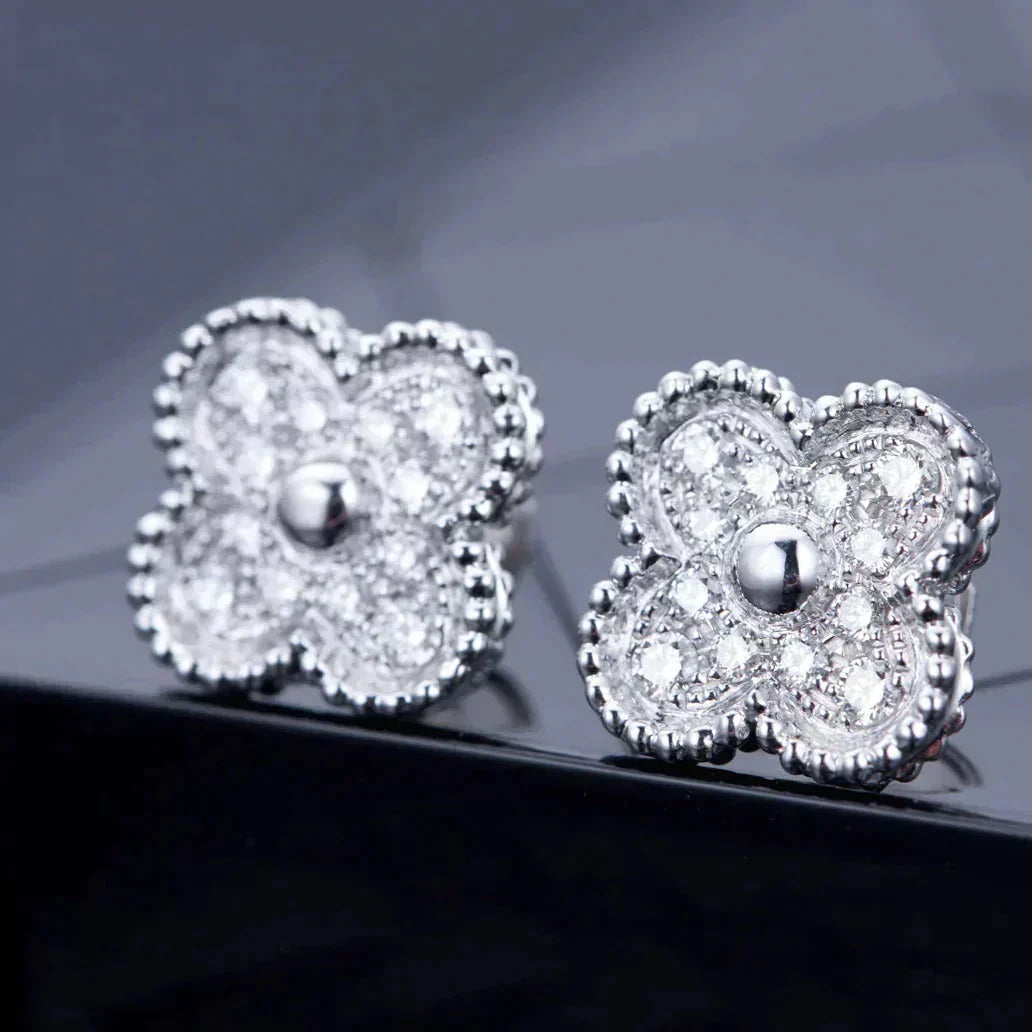¡®Loco¡¯CLOVER 1 MOTIFS DIAMOND STUD EARRINGS SILVER