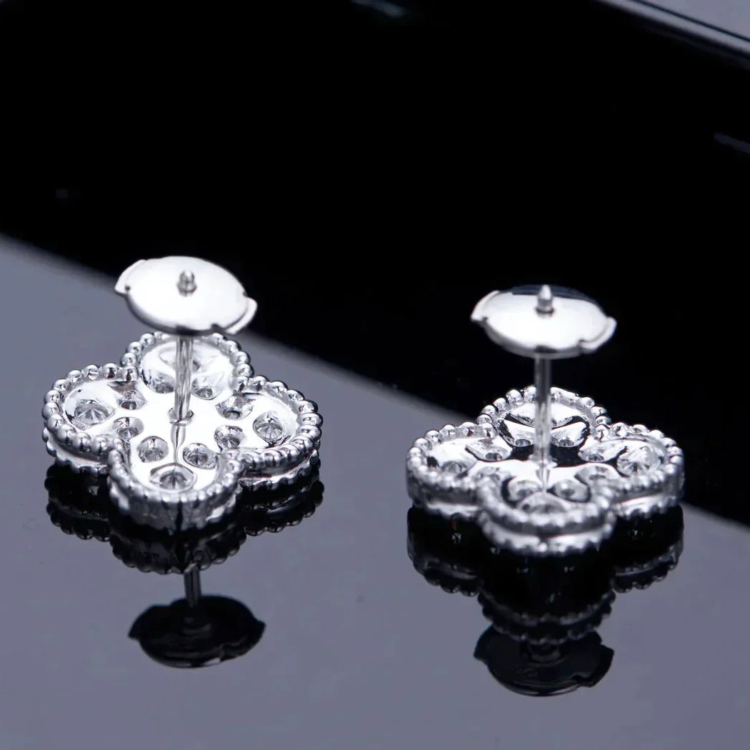 ¡®Loco¡¯CLOVER 1 MOTIFS DIAMOND STUD EARRINGS SILVER