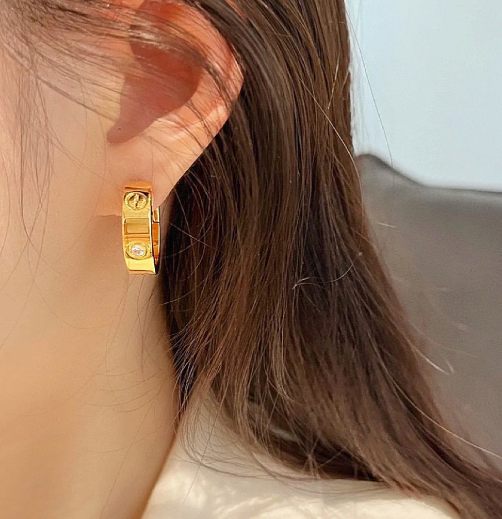 ¡®Loco¡¯LOVE 5.5MM 1 DIAMOND EARRINGS