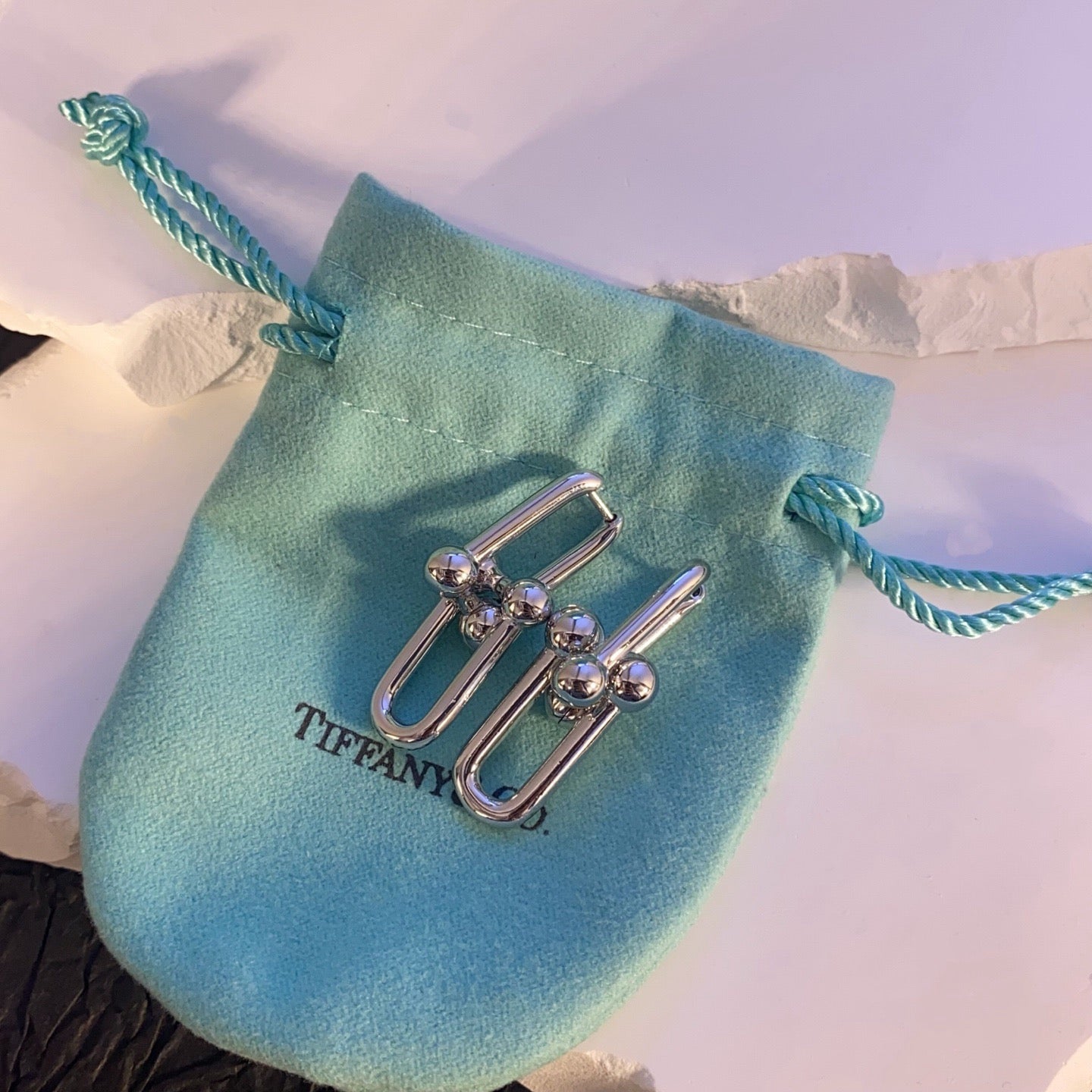 [Loco ] TF U-shaped earrings
