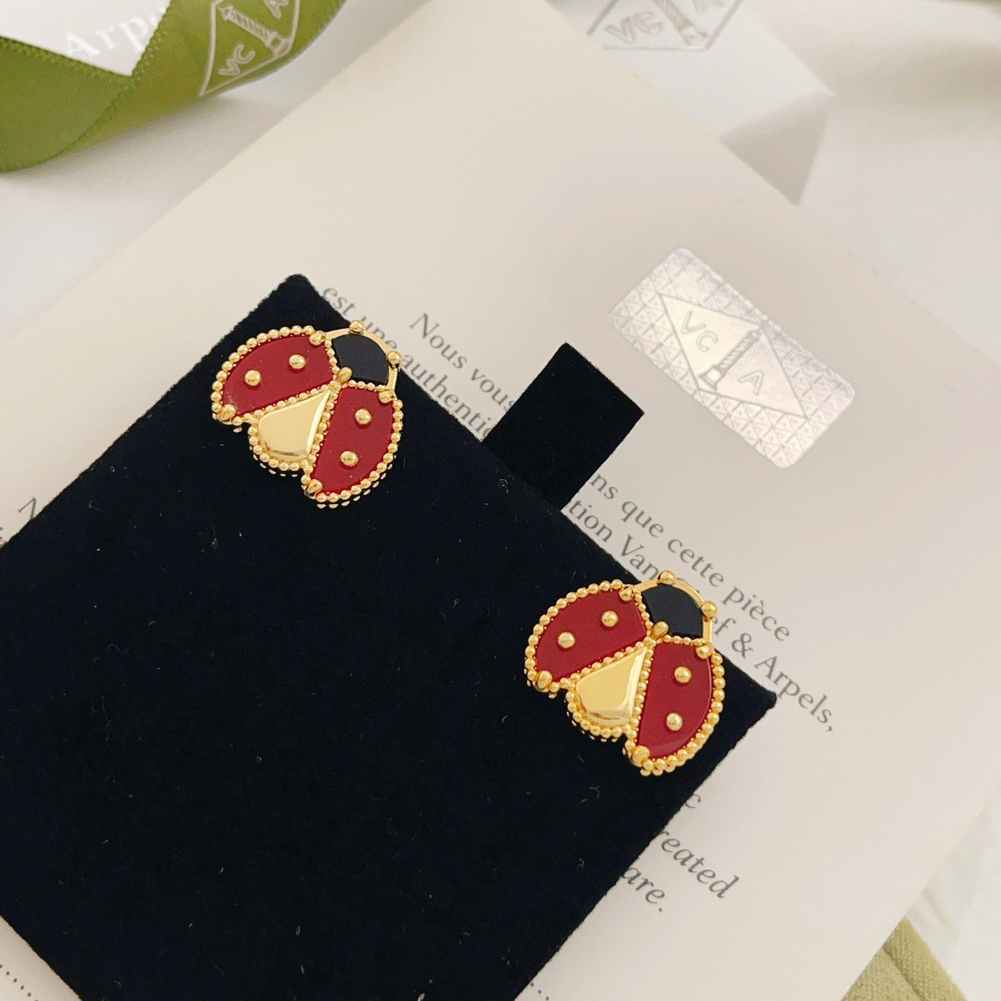 Loco LUCKY LADYBUG イヤリング