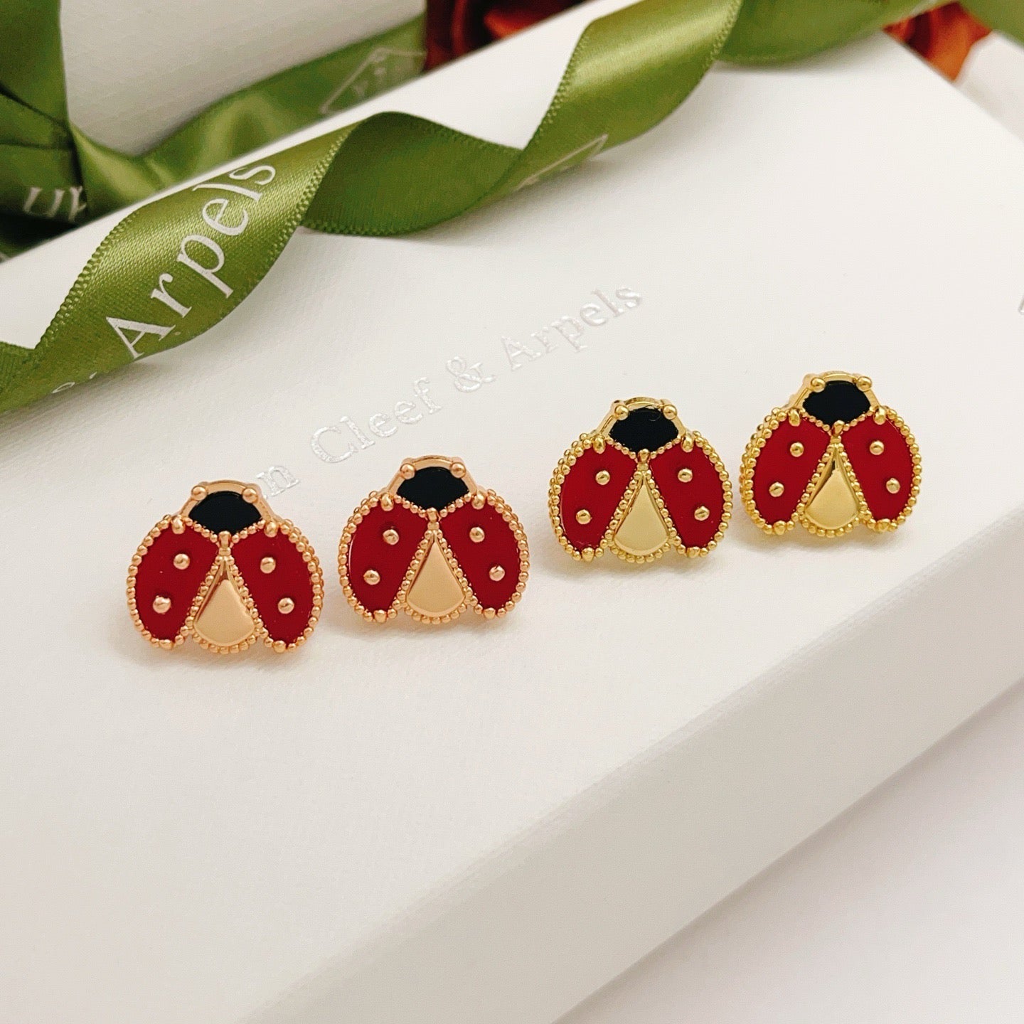 Loco LUCKY LADYBUG イヤリング