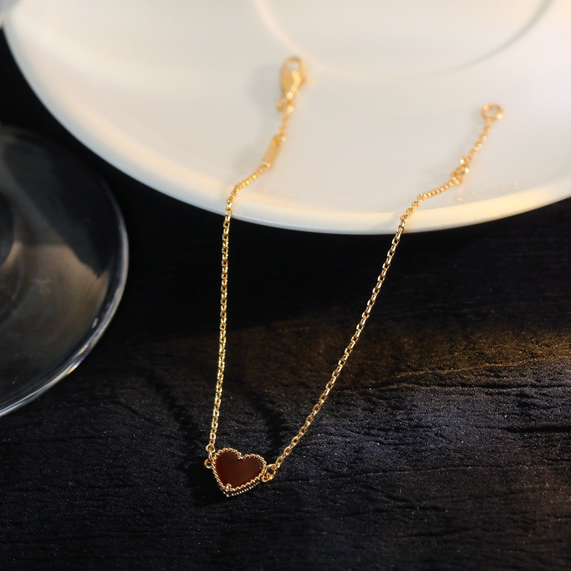Loco HEART-SHAPED  CARNELIAN SINGLE FLOWER BRACELET