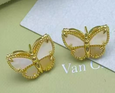 [Loco] 26 NEW CLOVER LUCKY LIGHT YELLOW AND WHITE SET