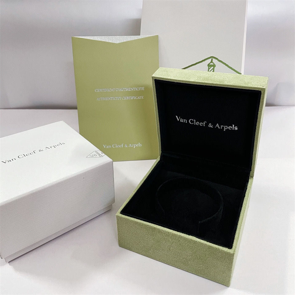 ¡®Loco¡¯VA CLOVER BRACELET NECKLACE RING BOX GIFT BAG