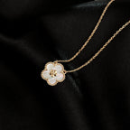 ¡®Loco¡¯LUCKY  WHITE MOP  PLUM BLOSSOM NECKLACE