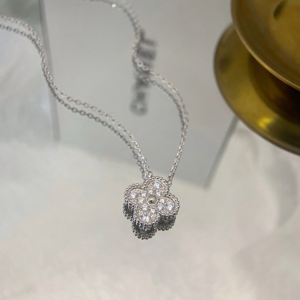 ¡®Loco¡¯CLOVER 15MM DIAMOND SINGLE FLOWER NECKLACE