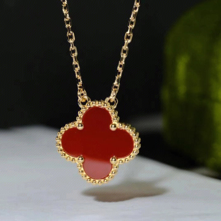 ¡®Loco¡¯CLOVER 15MM CARNELIAN SINGLE FLOWER NECKLACE
