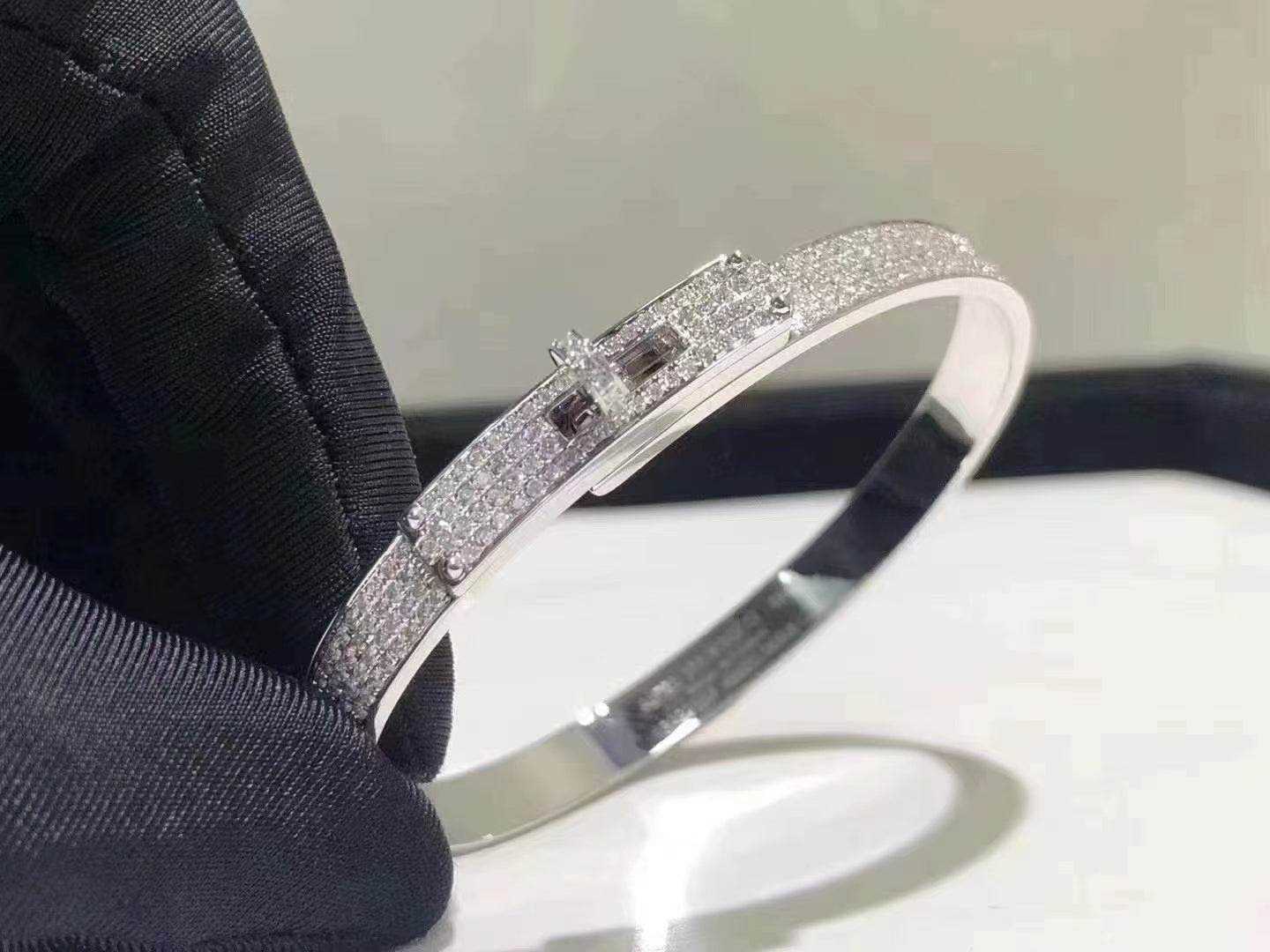 ¡®Loco¡¯HM KELLY BRACELET IN SILVER AND FULL PAVE DIAMOND